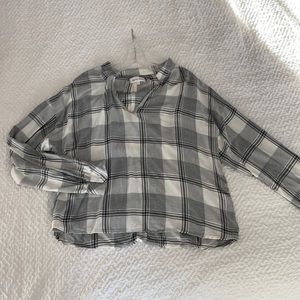 Woman’s flannel top no buttons v-neck